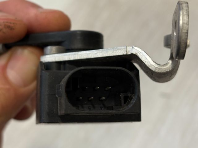 bontott BMW 1 Hátsó Xenon Szintszabályzó Jeladó