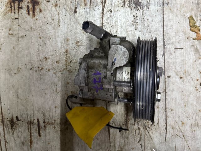 bontott BMW 1 Hidraulika Szivattyú