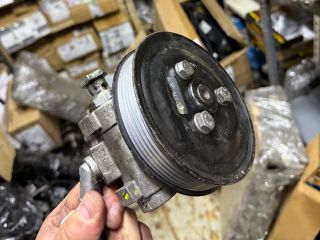 bontott BMW 1 Hidraulika Szivattyú