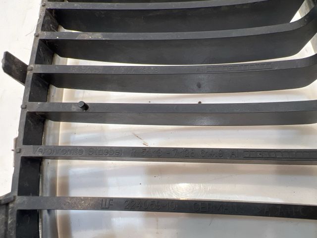 bontott BMW 1 Hűtőrács