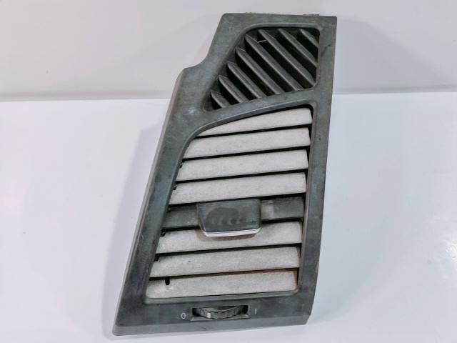 bontott BMW 1 Hűtőrács