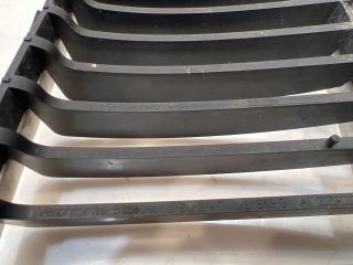 bontott BMW 1 Hűtőrács