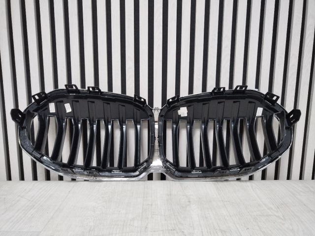 bontott BMW 1 Hűtőrács