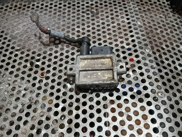 bontott BMW 1 Izzító Relé