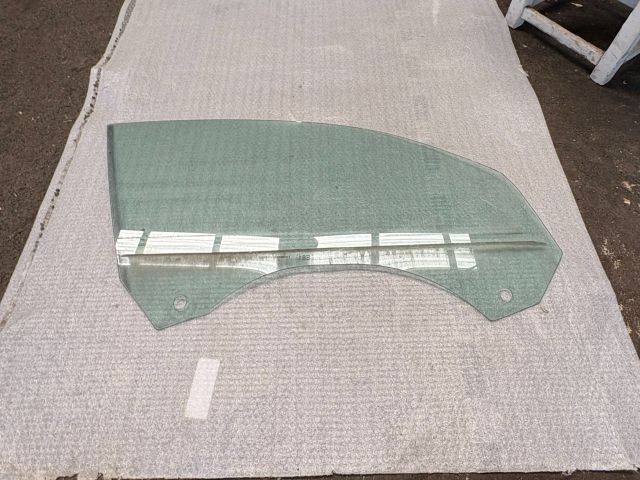 bontott BMW 1 Jobb első Ablak