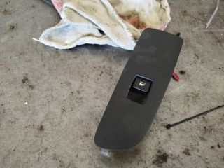 bontott BMW 1 Jobb első Ablakemelő Kapcsoló