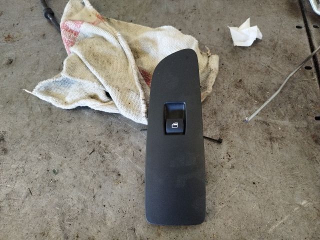 bontott BMW 1 Jobb első Ablakemelő Kapcsoló