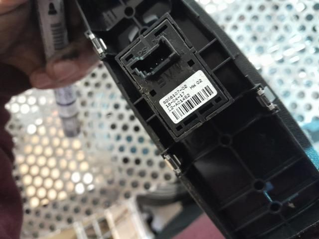 bontott BMW 1 Jobb első Ablakemelő Kapcsoló