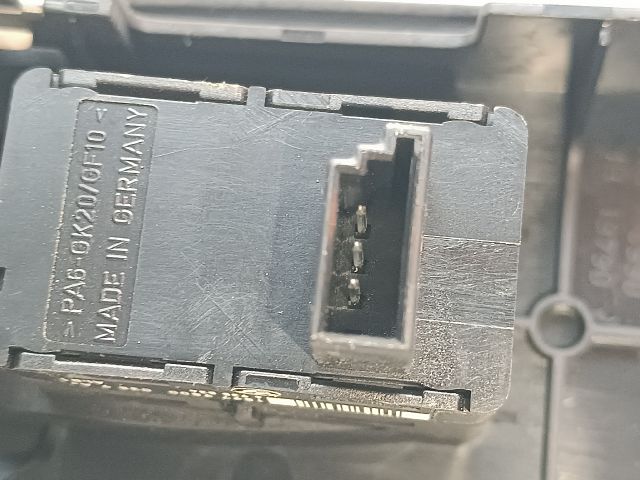 bontott BMW 1 Jobb első Ablakemelő Kapcsoló