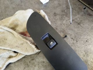 bontott BMW 1 Jobb első Ablakemelő Kapcsoló