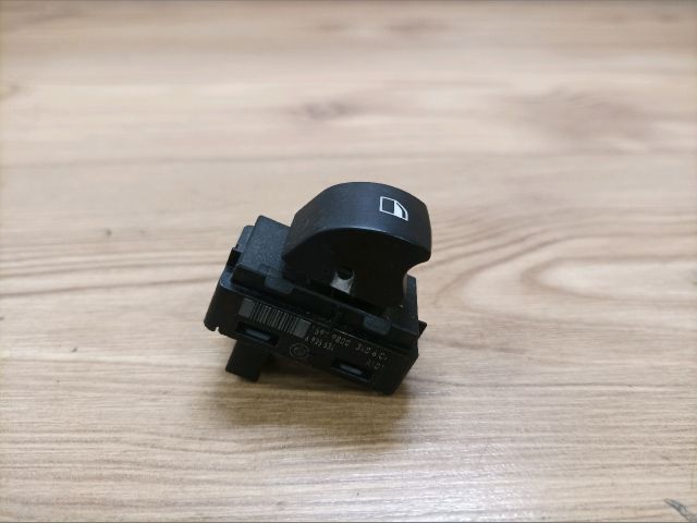 bontott BMW 1 Jobb első Ablakemelő Kapcsoló