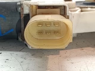 bontott BMW 1 Jobb első Ablakemelő Motor