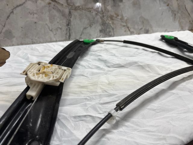 bontott BMW 1 Jobb első Ablakemelő Szerkezet (Elektromos)