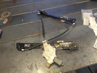 bontott BMW 1 Jobb első Ablakemelő Szerkezet (Elektromos)