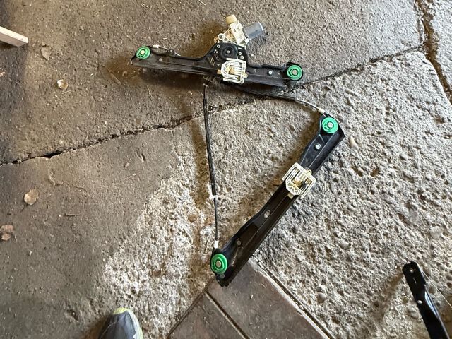 bontott BMW 1 Jobb első Ablakemelő Szerkezet (Elektromos)