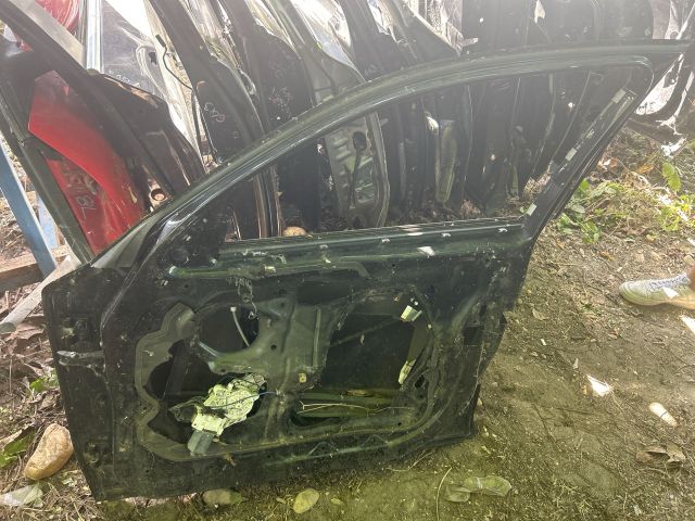 bontott BMW 1 Jobb első Ajtó (Üres lemez)