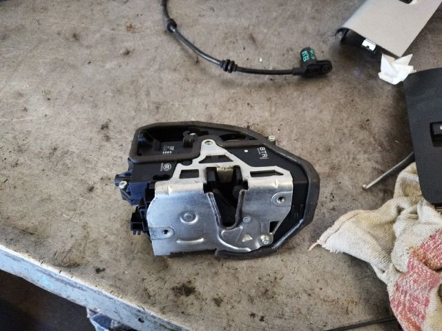 bontott BMW 1 Jobb első Ajtózár