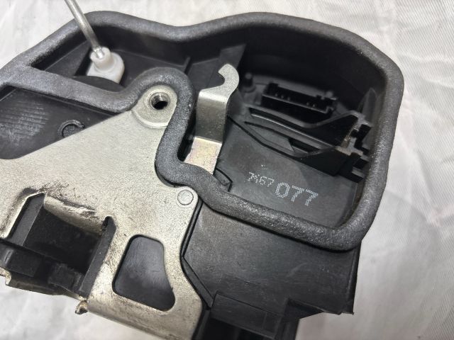 bontott BMW 1 Jobb első Ajtózár