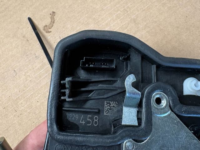 bontott BMW 1 Jobb első Ajtózár