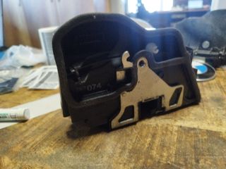 bontott BMW 1 Jobb első Ajtózár