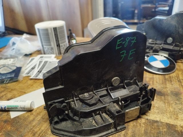 bontott BMW 1 Jobb első Ajtózár