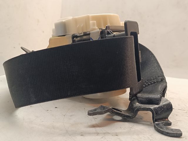 bontott BMW 1 Jobb első Biztonsági Öv