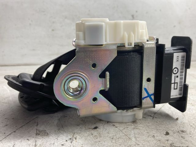 bontott BMW 1 Jobb első Biztonsági Öv