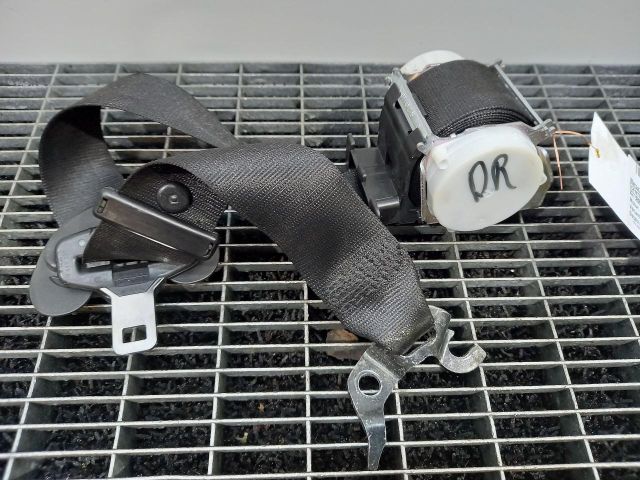 bontott BMW 1 Jobb első Biztonsági Öv