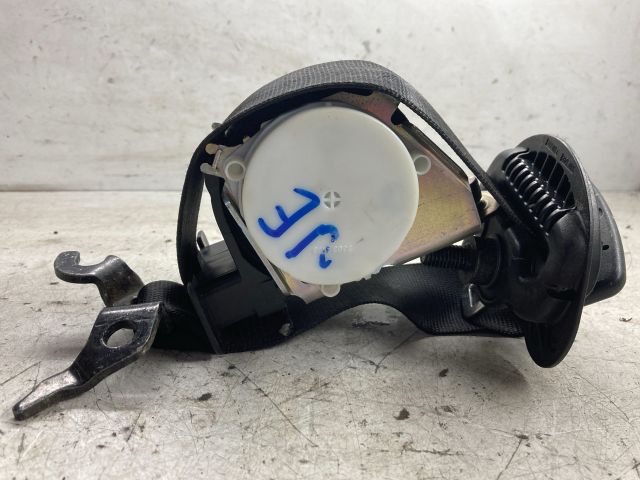 bontott BMW 1 Jobb első Biztonsági Öv