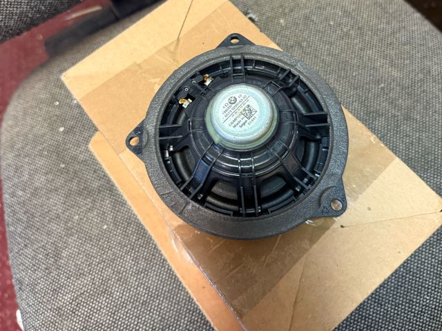 bontott BMW 1 Jobb első Hangszóró