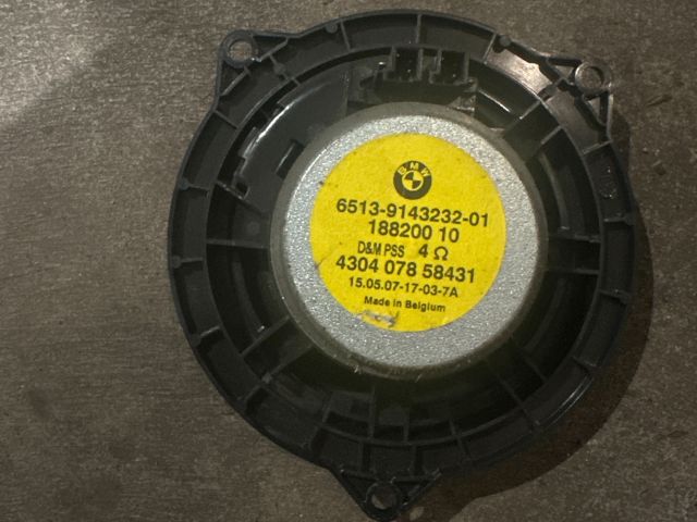 bontott BMW 1 Jobb első Hangszóró