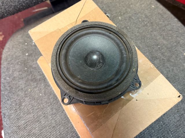 bontott BMW 1 Jobb első Hangszóró