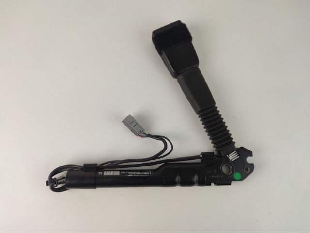 bontott BMW 1 Jobb első Övfeszítő