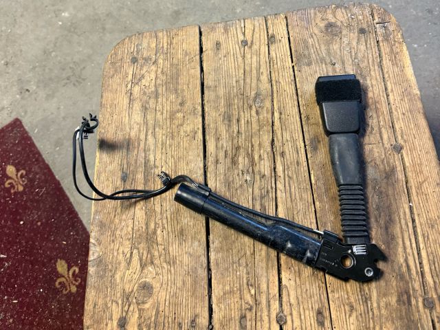 bontott BMW 1 Jobb első Övfeszítő