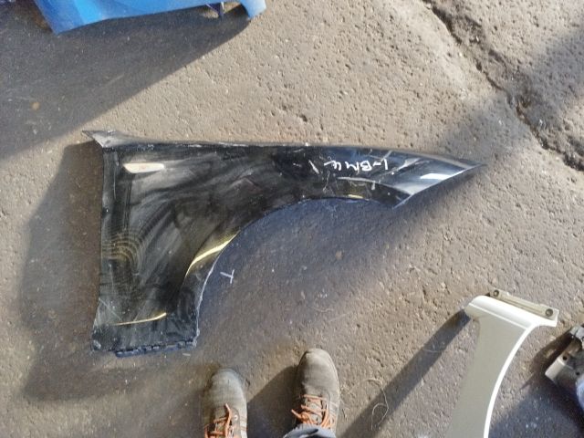 bontott BMW 1 Jobb első Sárvédő