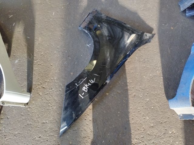 bontott BMW 1 Jobb első Sárvédő