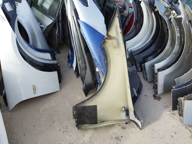 bontott BMW 1 Jobb első Sárvédő