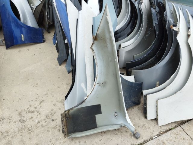 bontott BMW 1 Jobb első Sárvédő