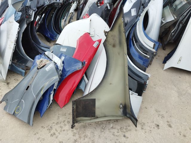 bontott BMW 1 Jobb első Sárvédő