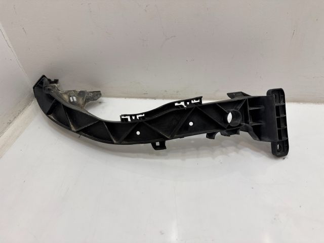 bontott BMW 1 Jobb Fényszóró Tartó