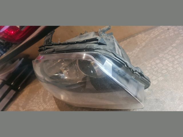 bontott BMW 1 Jobb Fényszóró