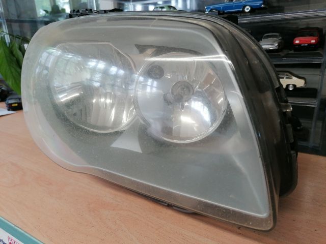 bontott BMW 1 Jobb Fényszóró