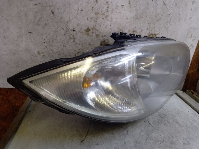 bontott BMW 1 Jobb Fényszóró