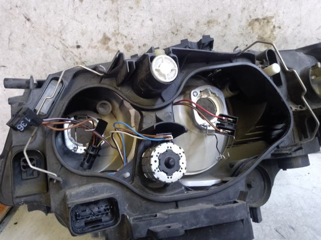 bontott BMW 1 Jobb Fényszóró