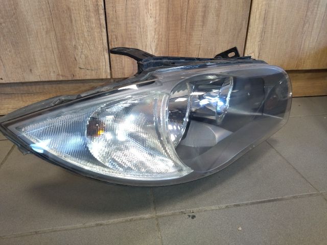 bontott BMW 1 Jobb Fényszóró