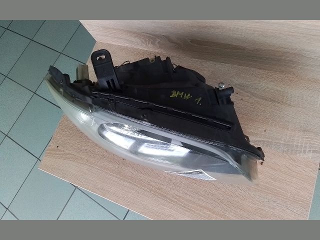 bontott BMW 1 Jobb Fényszóró