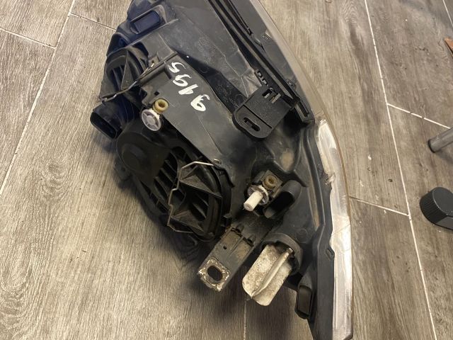 bontott BMW 1 Jobb Fényszóró