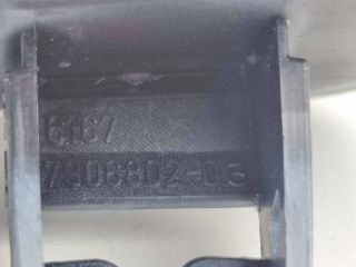 bontott BMW 1 Jobb Fényszórómosó Fedél