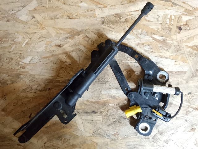 bontott BMW 1 Jobb Gyalogosvédelmi Rendszer Mechanika