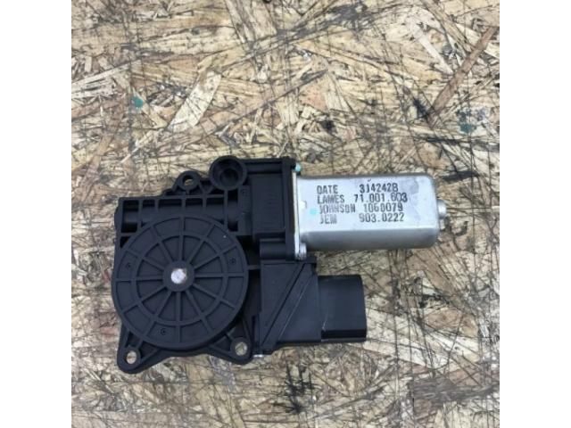 bontott BMW 1 Jobb hátsó Ablakemelő Motor